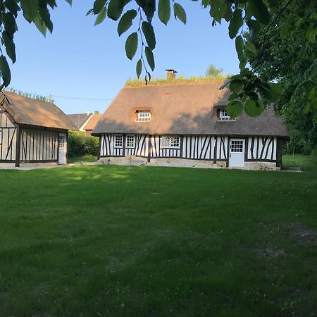 La Gloriette Gite Situe Dans La Propriete Dun Magnifique Manoir Vatteville Екстериор снимка