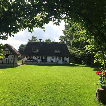 La Gloriette Gite Situe Dans La Propriete Dun Magnifique Manoir Vatteville Екстериор снимка