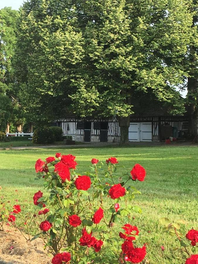 La Gloriette Gite Situe Dans La Propriete Dun Magnifique Manoir Vatteville Екстериор снимка