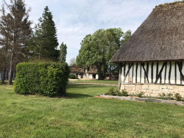 La Gloriette Gite Situe Dans La Propriete Dun Magnifique Manoir Vatteville Екстериор снимка